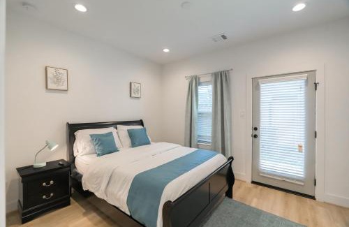 South Central Houston Maison | Luxury Charming 3BR 3Bath Free Wi-FI 8 Guests, Gated Home, Houston Downtown