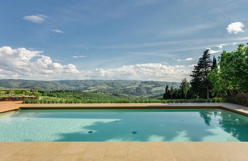 Panzano in Chianti Appartement | Chianti de luxe pour deux couples avec intimité, vue, piscine et cave