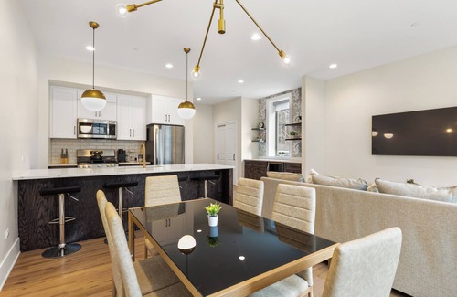 Wicker Park Appartement | Luxury Chicago 2 Story Condo: 10 Mins to Downtown