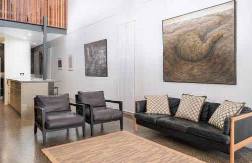 Kensington Maison | Luxury City Edge Warehouse Retreat