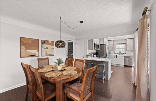 Parma Heights Appartement | Luxury Cleveland Home W/ Fitness Equipment & Yard