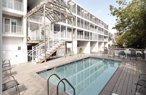 South Rehoboth Copropriété | PENTHOUSE .. Moins de deux pâtés de maisons de la plage!
