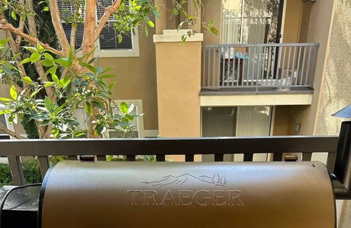 Newport Beach Appartement | Luxury Condo - minutes to Beach and 5 star restaurants/shopping- Newport Beach