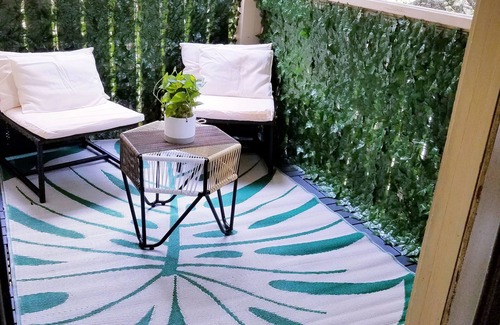 North Shoal Creek Appartement | Luxury Condo Nestled in the Trees.