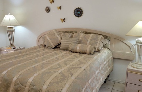 East Mesa Copropriété | Luxury condo on golf course 2/2.5 utilities included up to $200