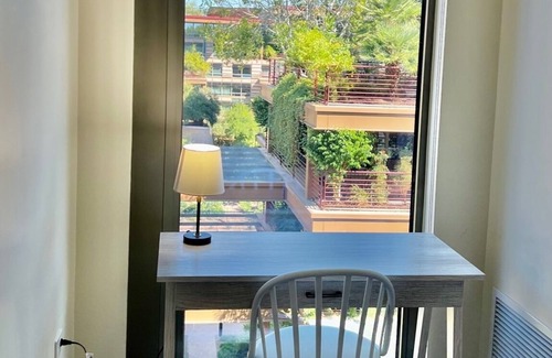 Fashion Square Copropriété | Luxury Condo with amenities across from Fashion Square Mall!