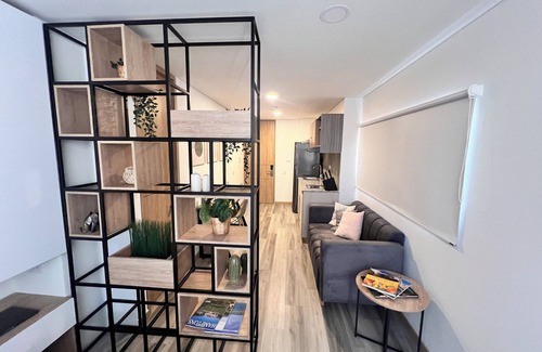 La Gran Via Appartement | Luxury-confortable studio. Best location. 2 minutes to the famous 93 park.