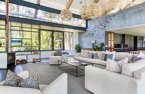 Constantia Maison | Luxury, contemporary Constantia home
