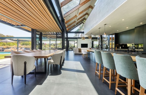 Constantia Maison | Luxury, contemporary Constantia home