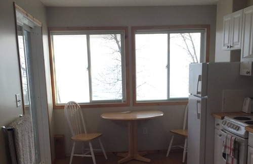Saint Laurent Appartement | Luxury Cottage Suite overlooking Lake Manitoba