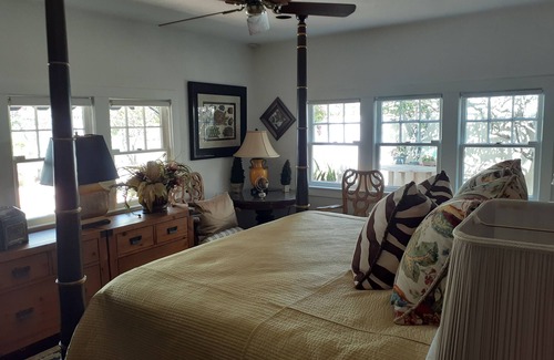 Old Northwood Cottage | LUXURY COTTAGE IN WEST PALM BEACH FLORIDA - Unit Number #2