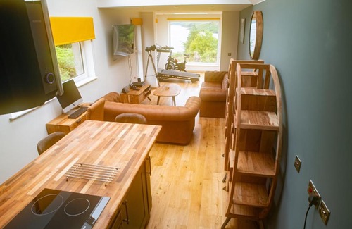 Isle of Skye Maison | Luxury Cottage With Stunning Views Near Fairy Pools!