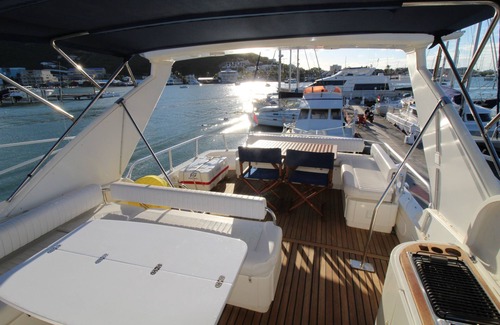 Cole Bay Location De Bateaux | COUACH LUXE 70 YACHT