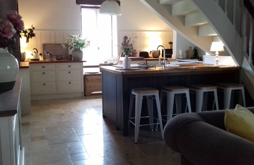 Salles Maison | Luxury Country Stone Property - stunning views, private heated pool & belltent!
