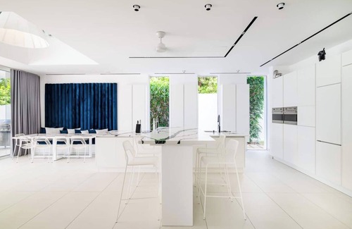 Coco Maison | Luxury 6 bedroom home with private pool BEACH FRONT