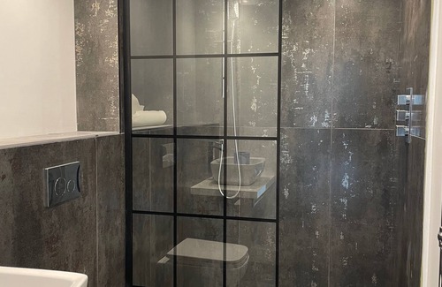 Pattiswick Appartement | de Luxe-Studio-SDB privée avec douche-Balcon