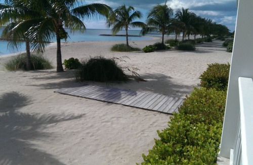 Nassau Maison | LUXURY DESIGN COZY BEACH HOUSE FULLY RENOVATED 5 Stars L
