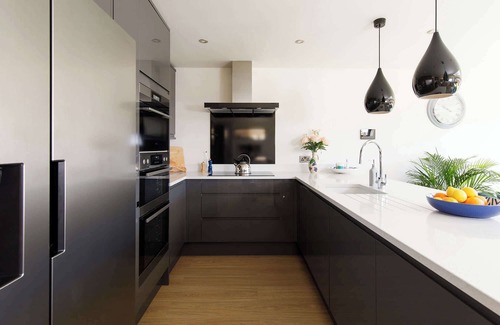 East Wittering Maison | Luxury designer coastal home for 10 with hot tub