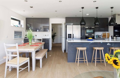 East Wittering Maison | Luxury designer coastal home for 10 with hot tub