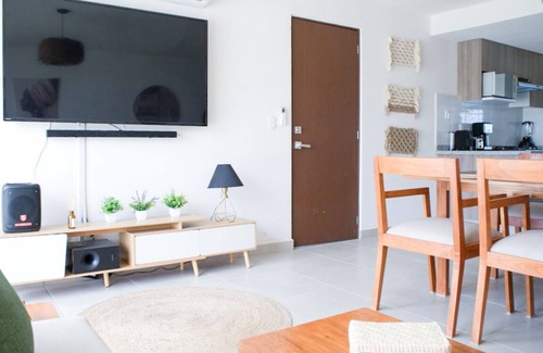 Puente del Mar Appartement | Luxury Diamante Apartment, Private Beach Club, 4 Bedrooms, 8 Guests