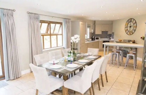 Dingle Maison | Luxury Dingle Home close to town center, 4 bedrooms