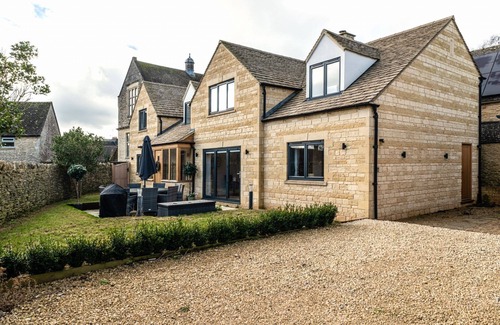 Stow-on-the-Wold Maison | Luxury dog friendly holiday cottage - Nursery End House