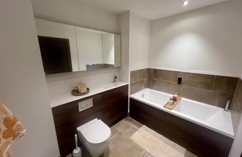 Gascoigne Maison | Luxury Double Bed En-Suite in London