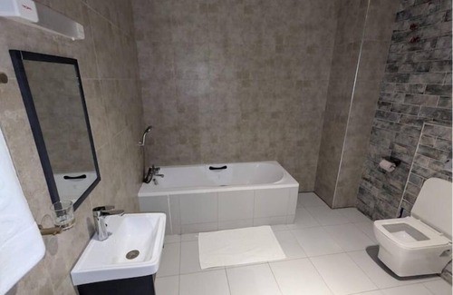 Ongata Rongai Cabine | Luxury Double Room in Karen Nairobi