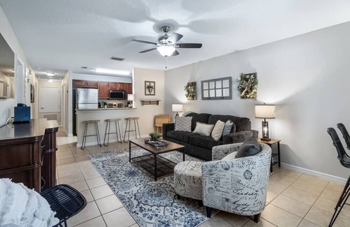 Clermont Appartement | Luxury Downtown Clermont Suite 857