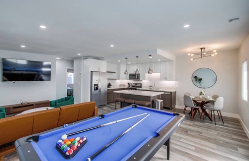 Stockton Maison | Luxury Downtown Oasis with Spa