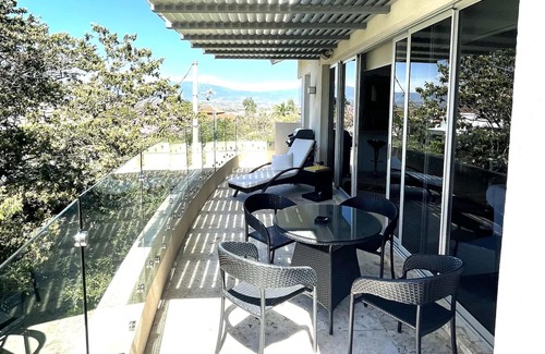 Santa Ana Appartement | Luxury Duplex Penthouse