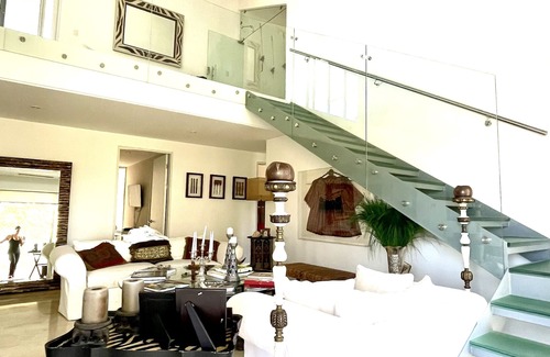 Santa Ana Appartement | Luxury Duplex Penthouse