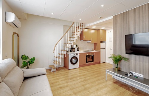 Rejas Appartement | Luxury Duplex Feria de Madrid 6 people 211