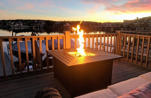 Horseshoe Bay Maison | Luxury East Face Open Water w / Boat Slip, Pool, Deck, Near Yacht Club & Resort