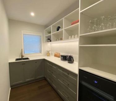 Tauranga Maison | Luxury Escape in CBD - Walking Distance To Town