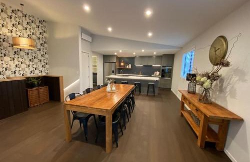Tauranga Maison | Luxury Escape in CBD - Walking Distance To Town