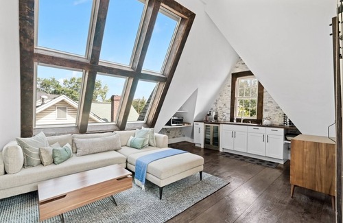 Brookland Appartement | Luxury Escape in DC, with a private deck!