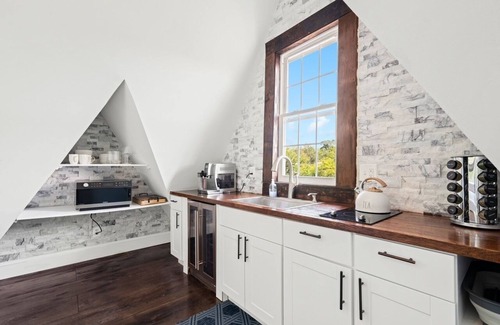 Brookland Appartement | Luxury Escape in DC, with a private deck!