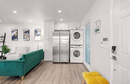 Altadena Appartement | Luxury Escape w/ Private Balcony & Free Parking #3