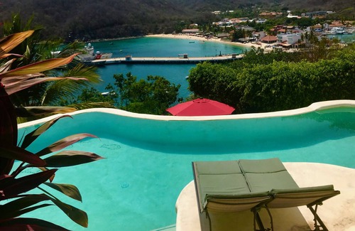 P Chahue Villa | Million de dollars vues avec piscine à débordement sur le bluff