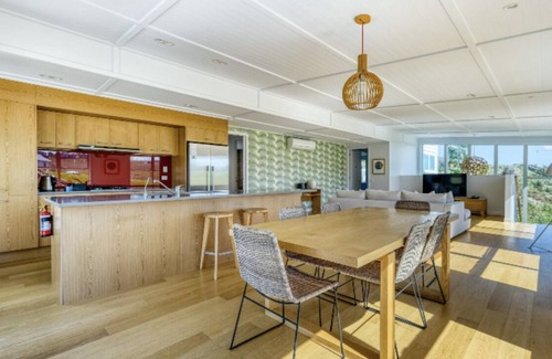 Karkari Peninsula Maison | Luxury Executive 4 Bedroom Holiday Home