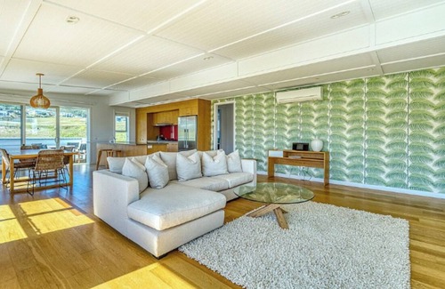 Karkari Peninsula Maison | Luxury Executive 4 Bedroom Holiday Home