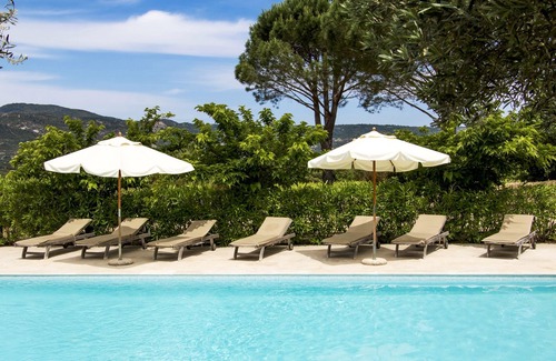 Plan-de-la-Tour Villa | Villa familiale de luxe + Cottage d'hôtes avec piscine à Hills / Vineyards Nr St Tropez