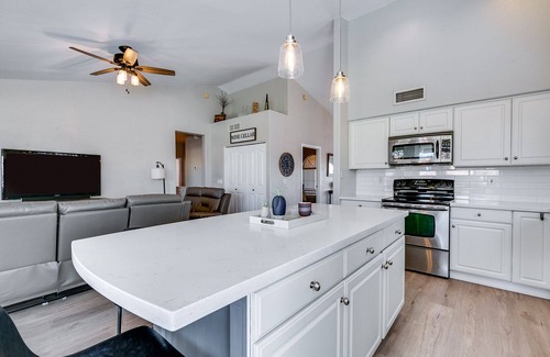 Palm Valley Maison | Luxury Family friendly home with resort-like pool and backyard on golf course!