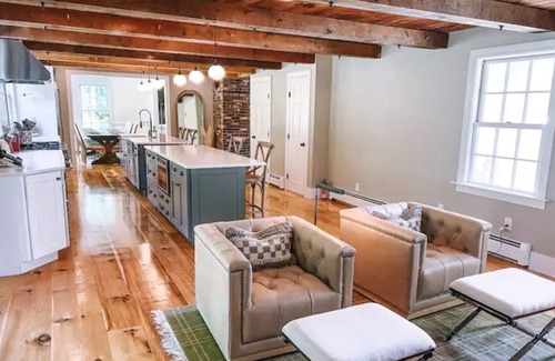South Hampton Maison | Luxury Farmhouse near Newburyport