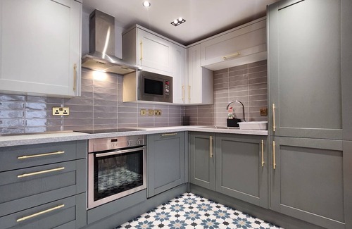 Newbury Park Appartement | *Luxury Flat near London Tube St in Ilford Sleeps 5 - Free Parking* Wifi/Netflix