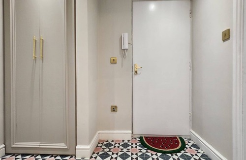 Newbury Park Appartement | *Luxury Flat near London Tube St in Ilford Sleeps 5 - Free Parking* Wifi/Netflix