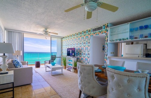 Carolina Appartement | Luxury Floating Bed Beachfront Condo - Beach View Balcony & Parking