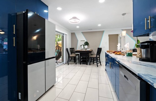 Fort Lauderdale Maison | Luxury Fort Lauderdale Escape – Private Pool, Screened Patio | Minutes from Beaches & Nightlife!