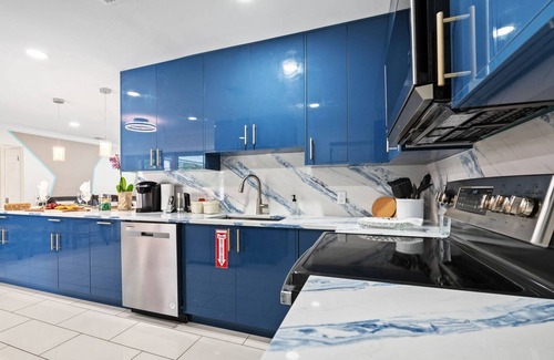 Fort Lauderdale Maison | Luxury Fort Lauderdale Escape – Private Pool, Screened Patio | Minutes from Beaches & Nightlife!